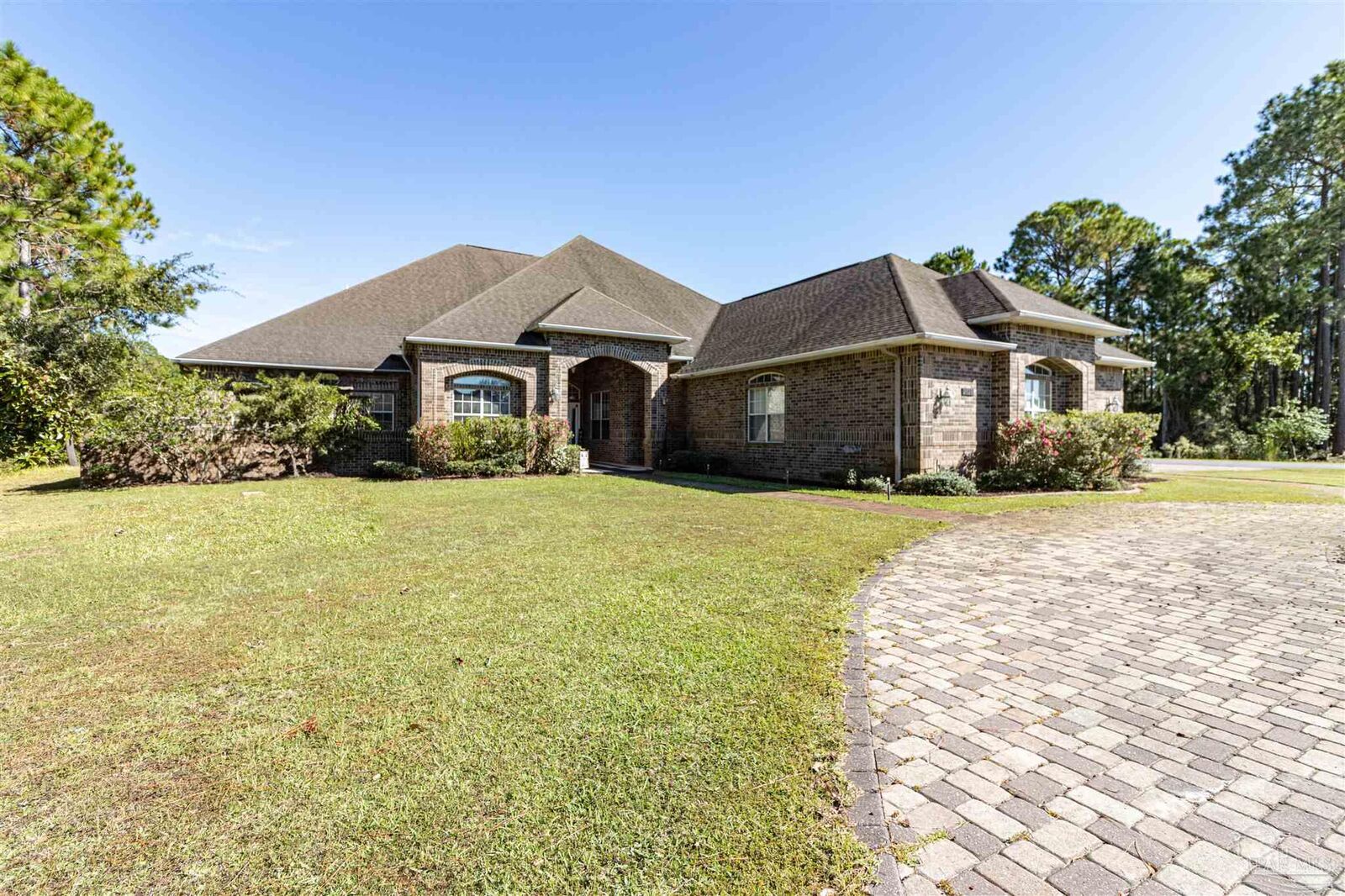 Property Photo: 2628 Holley Club Dr FL 32566