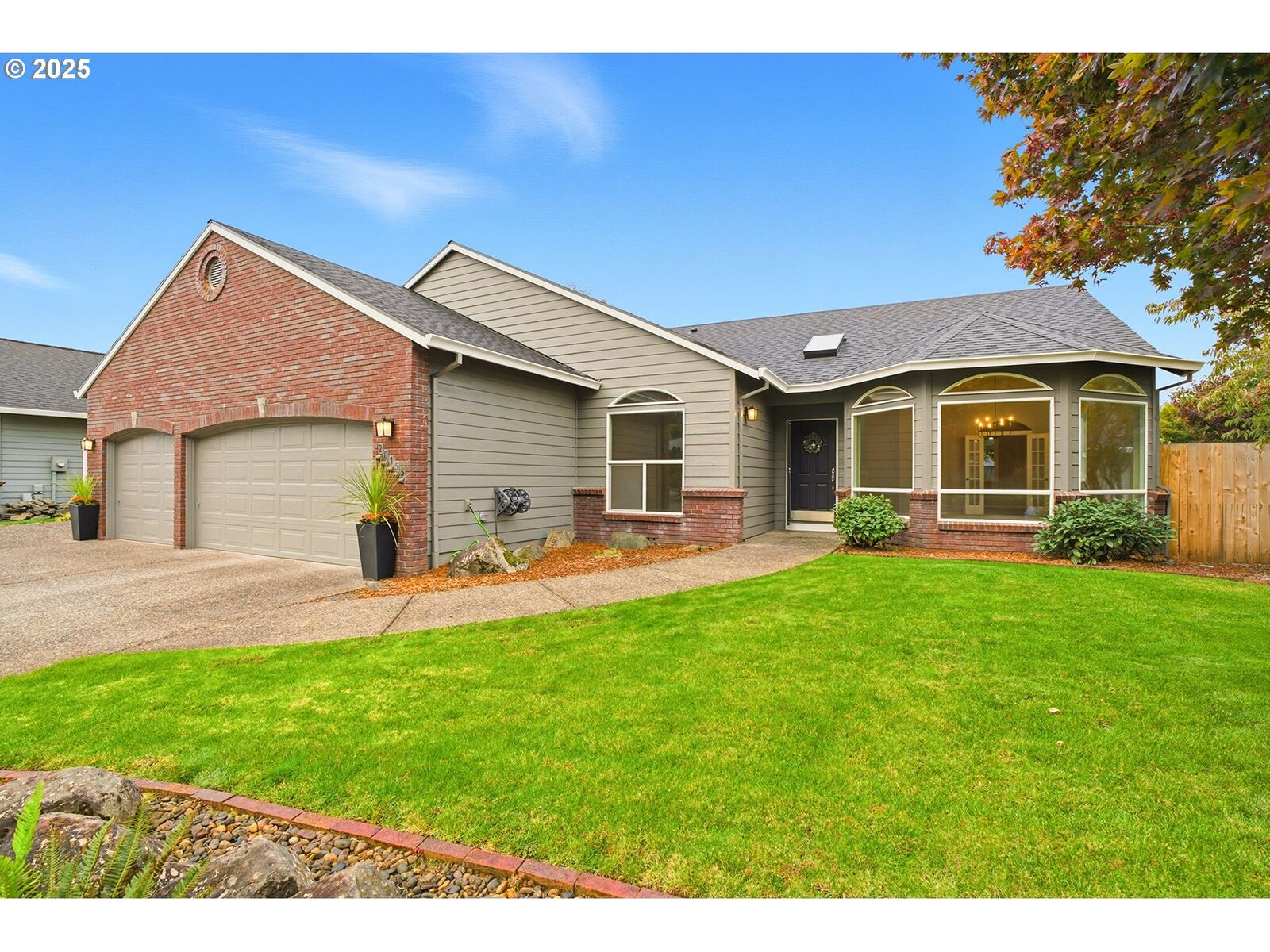 Property Photo: 20155 Quinalt Dr OR 97045