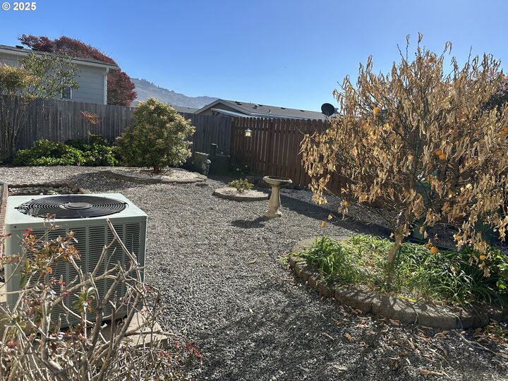 Property Photo:  15889 Sunset Strip 30  OR 97415