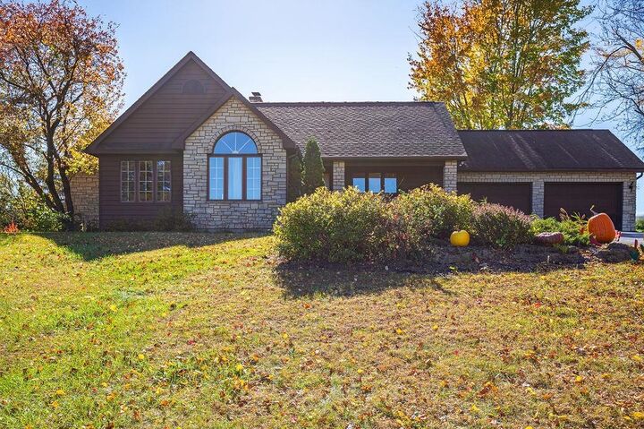 Property Photo:  405 W Wachter Road  IL 61036 