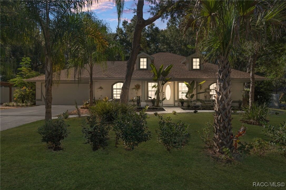 Property Photo: 1578 W Hill Lane FL 34434