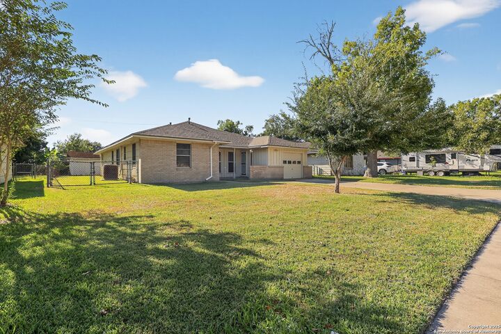 Property Photo: 119 Bois D'Arc TX 77566