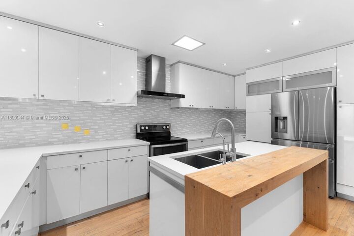 Property Photo:  646 NE 83rd St  FL 33138 