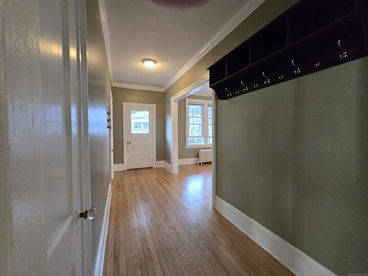 Property Photo:  176 Whitney Street 2  CT 06105