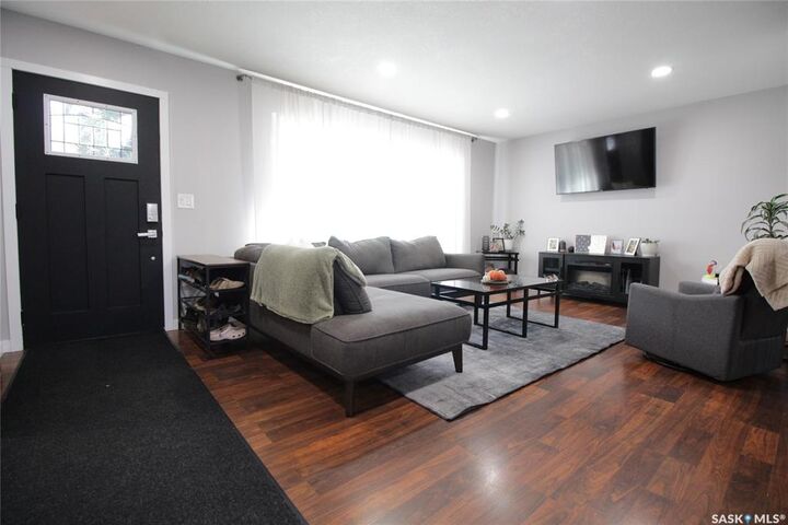 Property Photo: 916 Moose Street SK S0G 3N0