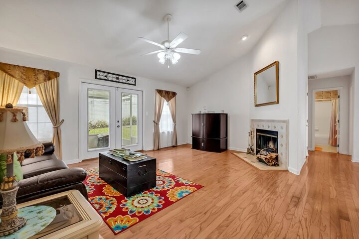 Property Photo:  1903 S Barn Way  FL 32317