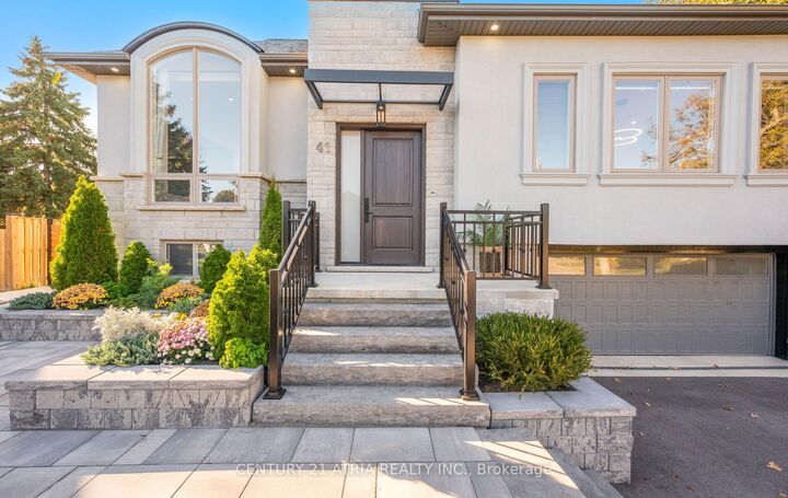 Photo de la propriété:  41 Sir Bodwin Place  ON L1P 2X7