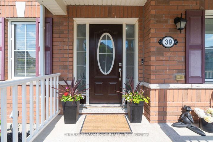 Property Photo:  39 Fenchurch Drive  ON L7A 4G1