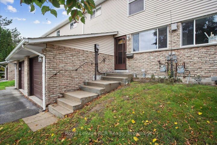 Property Photo:  85 Laurie Crescent 85  ON N4K 6C3