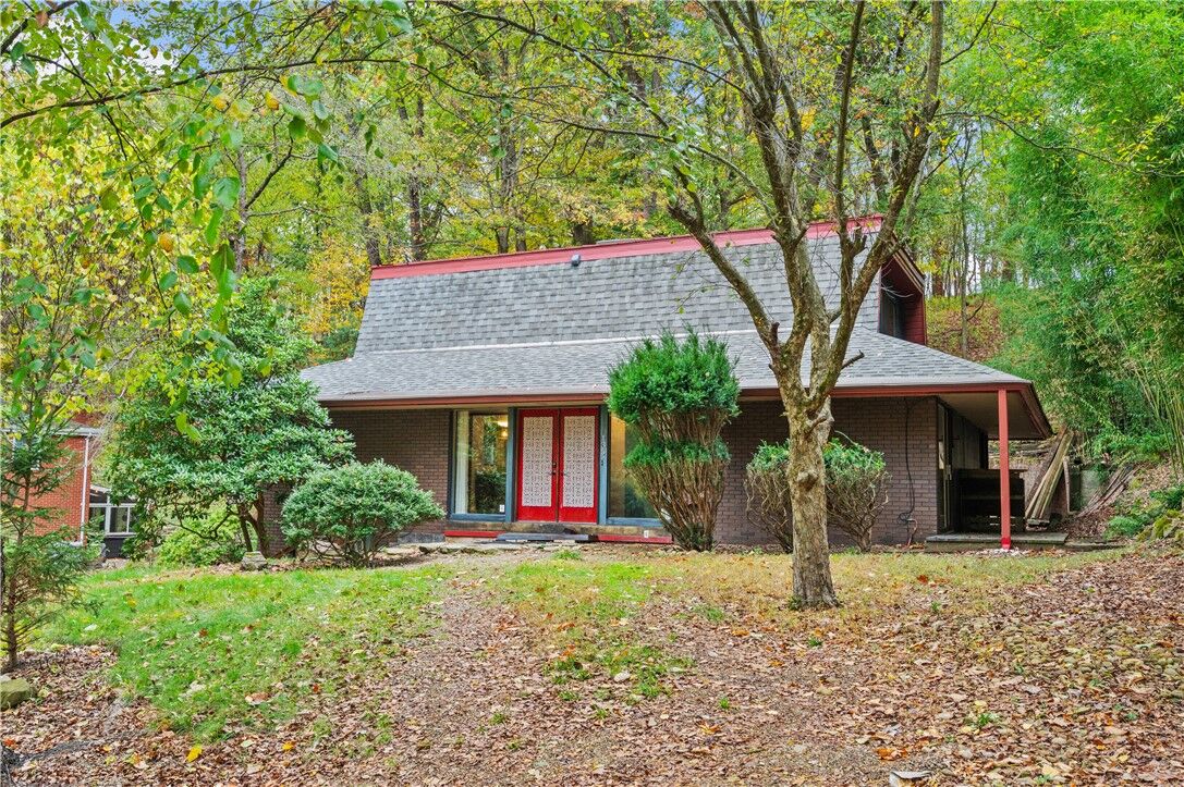 Property Photo:  135 Berwyn Rd  PA 15237 