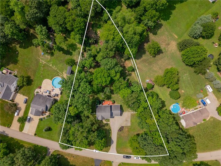 Property Photo: 114 Franklin Oaks Dr. PA 16001