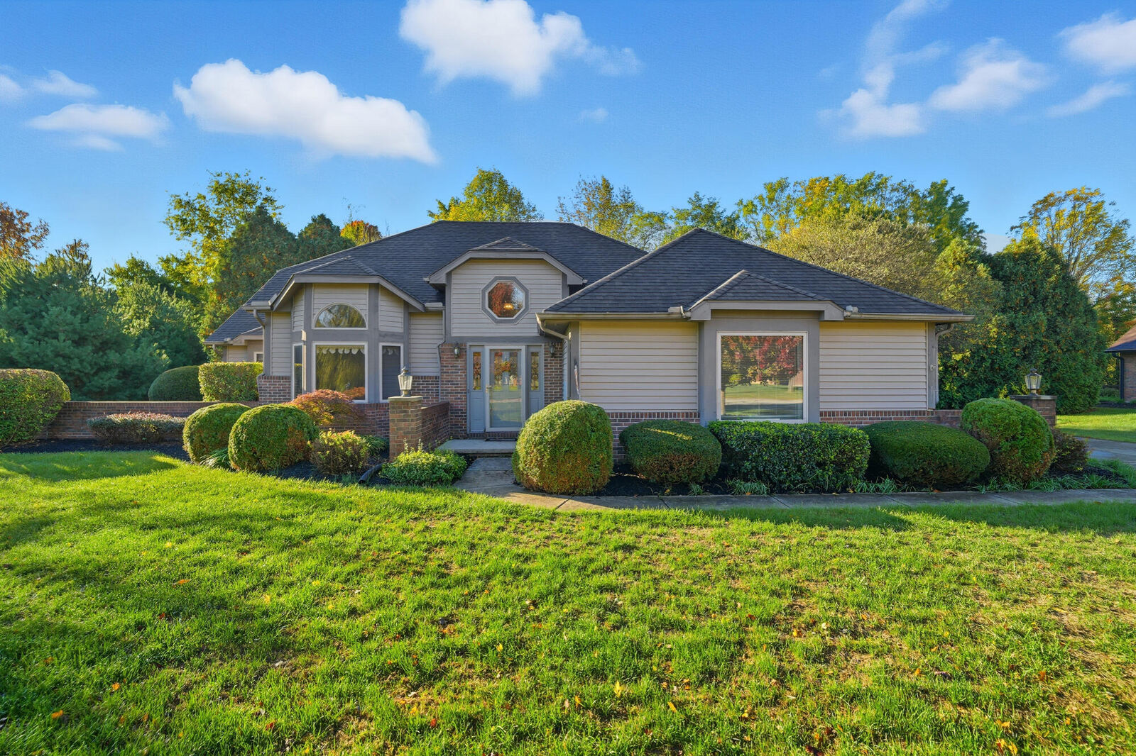 Property Photo: 2244 Blackoak Drive OH 45373