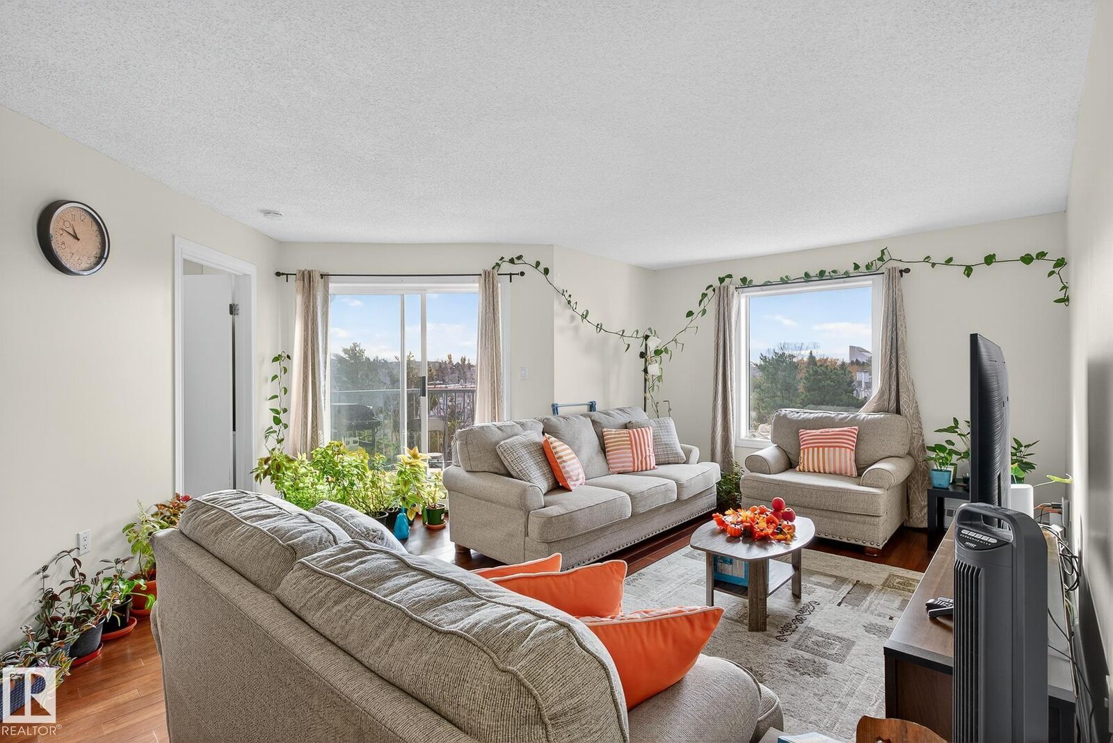 Property Photo:  9620 174 Street NW 402  AB T5T 6B9 