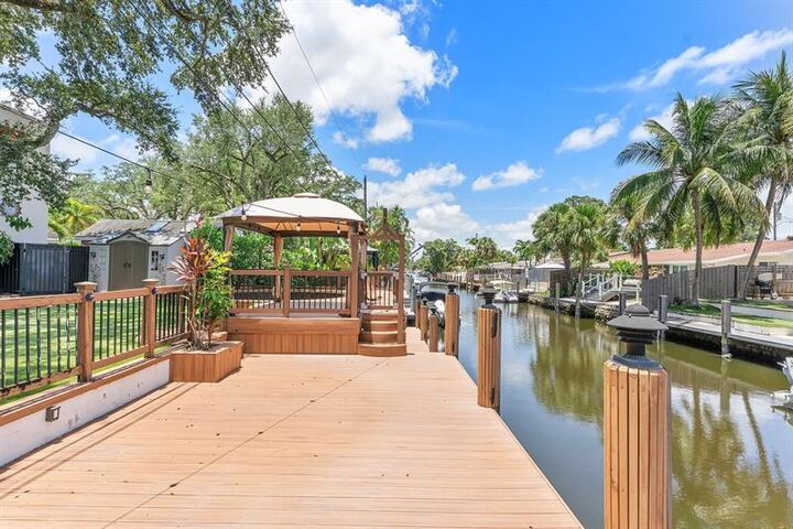 921 SW 17th St  Fort Lauderdale FL 33315 photo