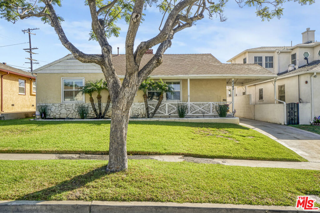 Property Photo:  6242 Acacia Street  CA 90056 
