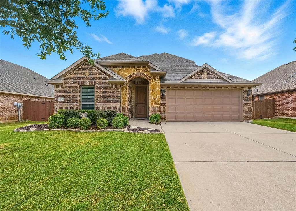 Photo de la propriété:  3018 Fern Court  TX 76065 