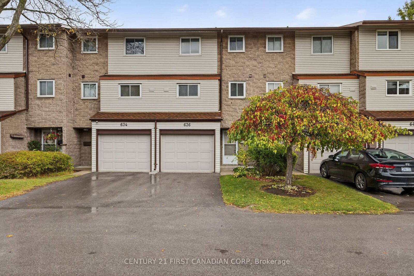 Property Photo:  636 Wilkins Street  ON N6C 4Z4 