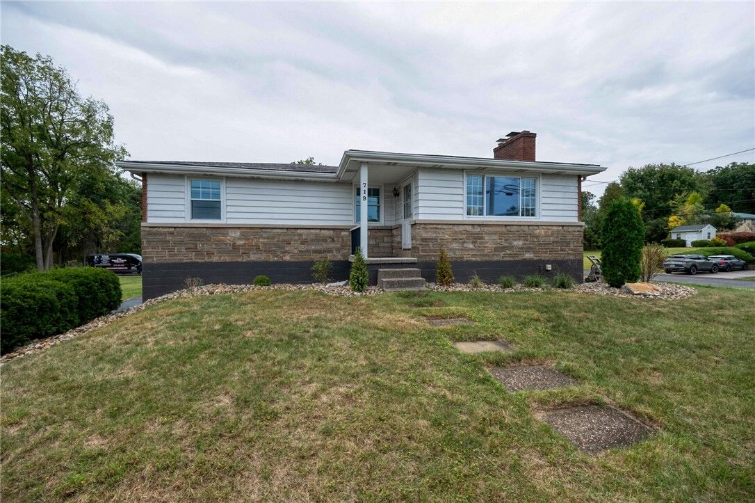 Property Photo:  719 Cumberland Rd  PA 15237
