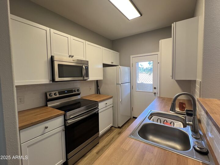 Property Photo:  2929 W Yorkshire Drive 2013  AZ 85027 