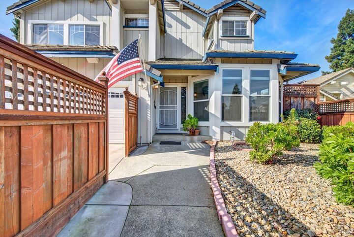 Property Photo:  642 White Oak Lane  CA 95687 