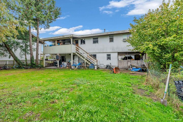 5018 57 Street — photo 1