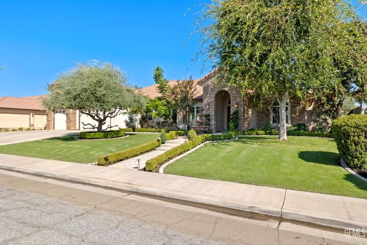 Property Photo:  15918 Clos Du Val Avenue  CA 93314