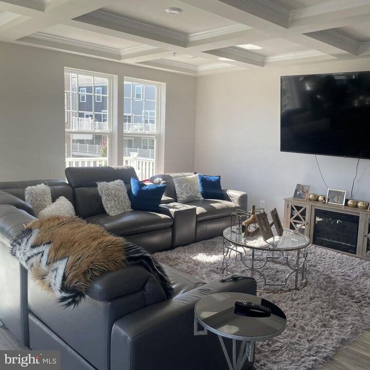 Property Photo: 9647 Glassy Creek Way 160 MD 20772