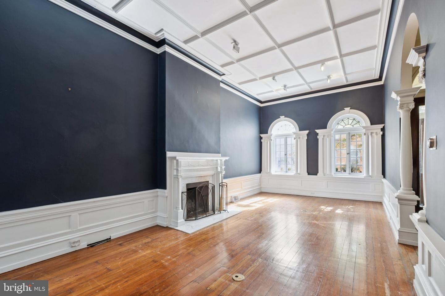 Property Photo:  2221 Locust Street  PA 19103