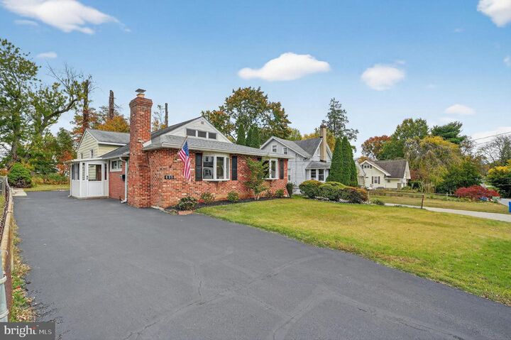 635 Grand Avenue  Havertown PA 19083 photo
