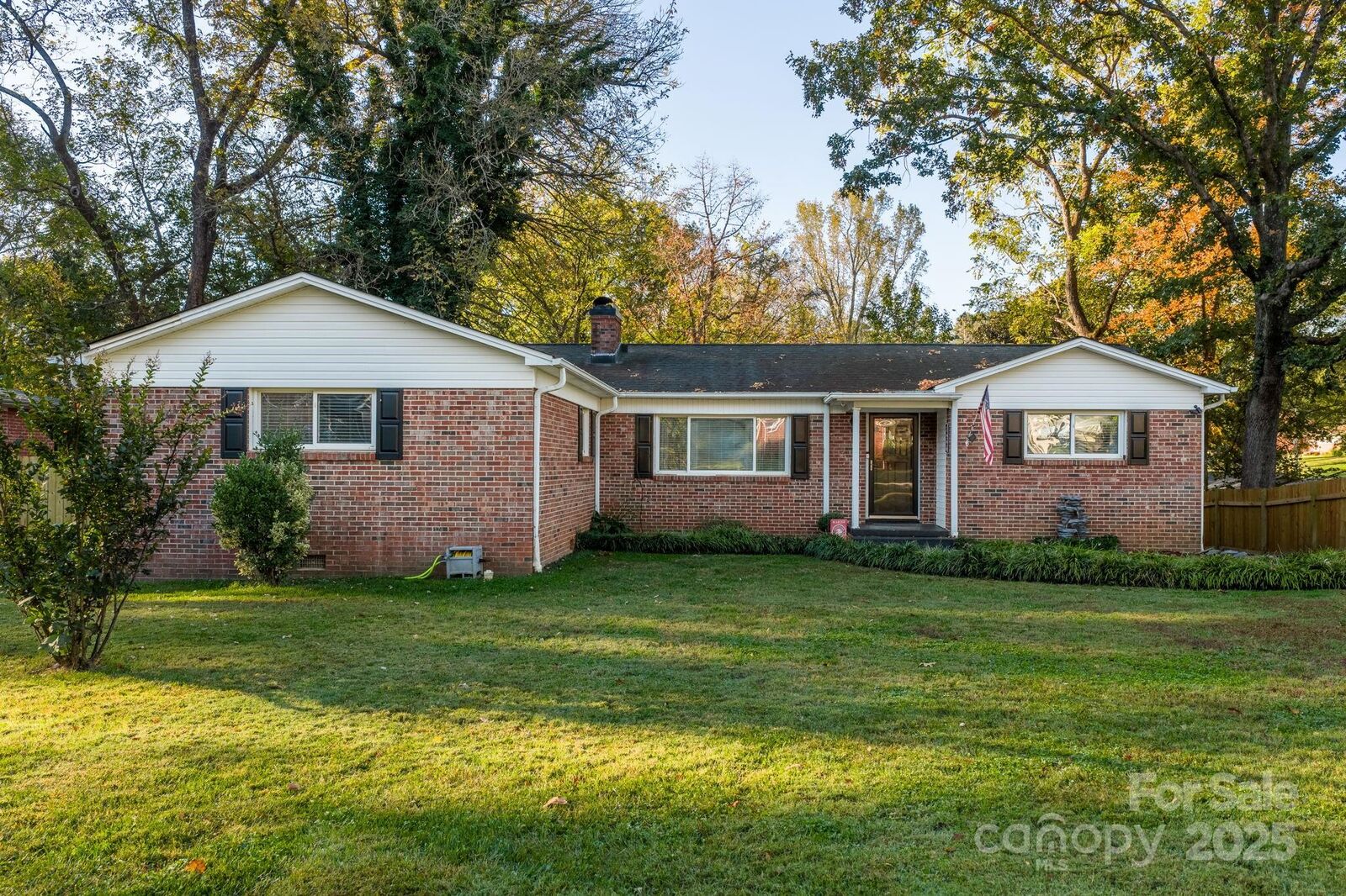 Property Photo: 807 15th Street NW NC 28613