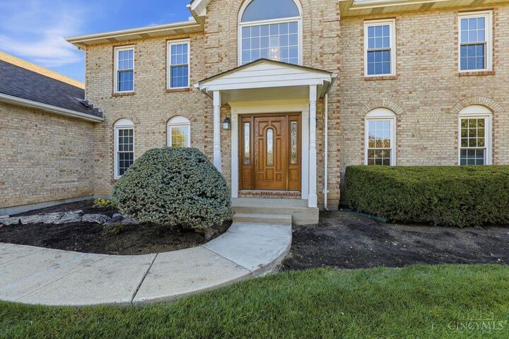 Property Photo:  7176 Crown Pointe Drive  OH 45011