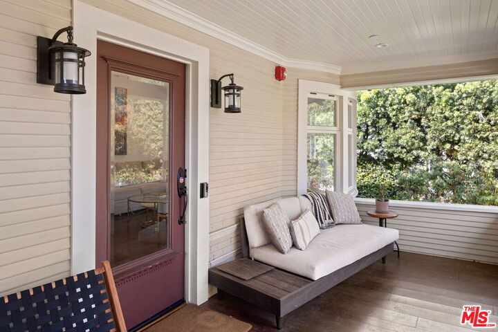 Property Photo:  954 5th St  CA 90403