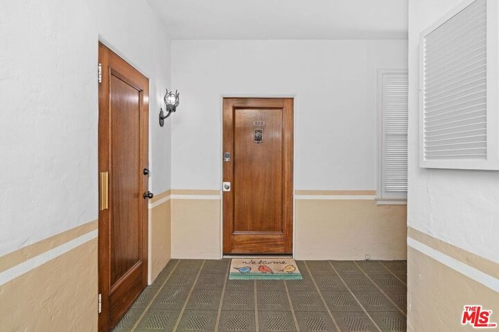 Property Photo:  1345 N Hayworth Ave  CA 90046
