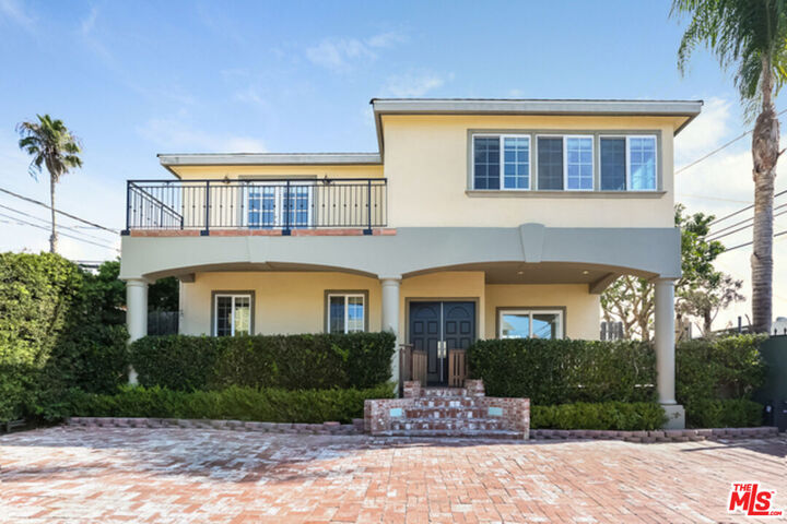 Property Photo:  252 Hampton Dr  CA 90291