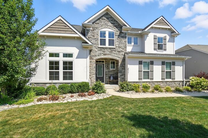 Property Photo:  6381 Streamside Drive  OH 43021