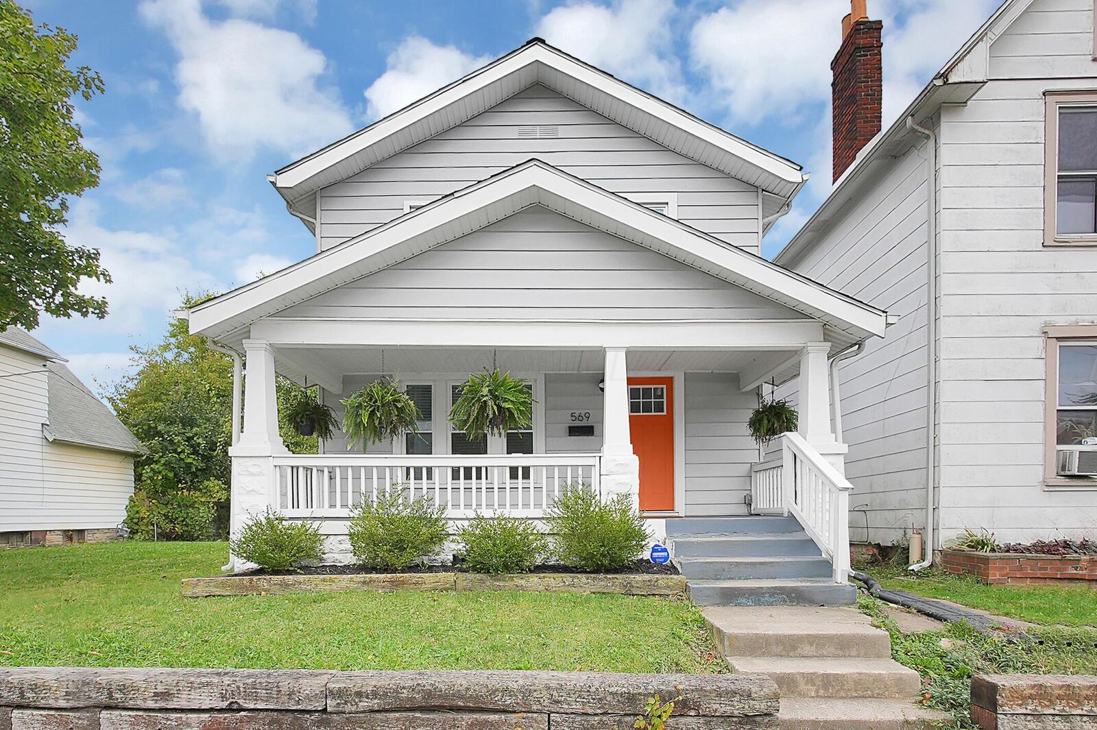 Property Photo: 569 Stewart Avenue OH 43206