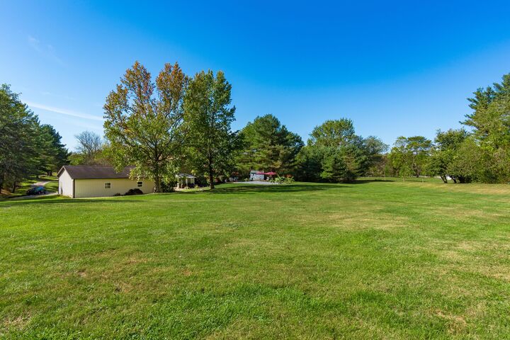 Property Photo: 4190 Johnstown Alexandria Road OH 43031