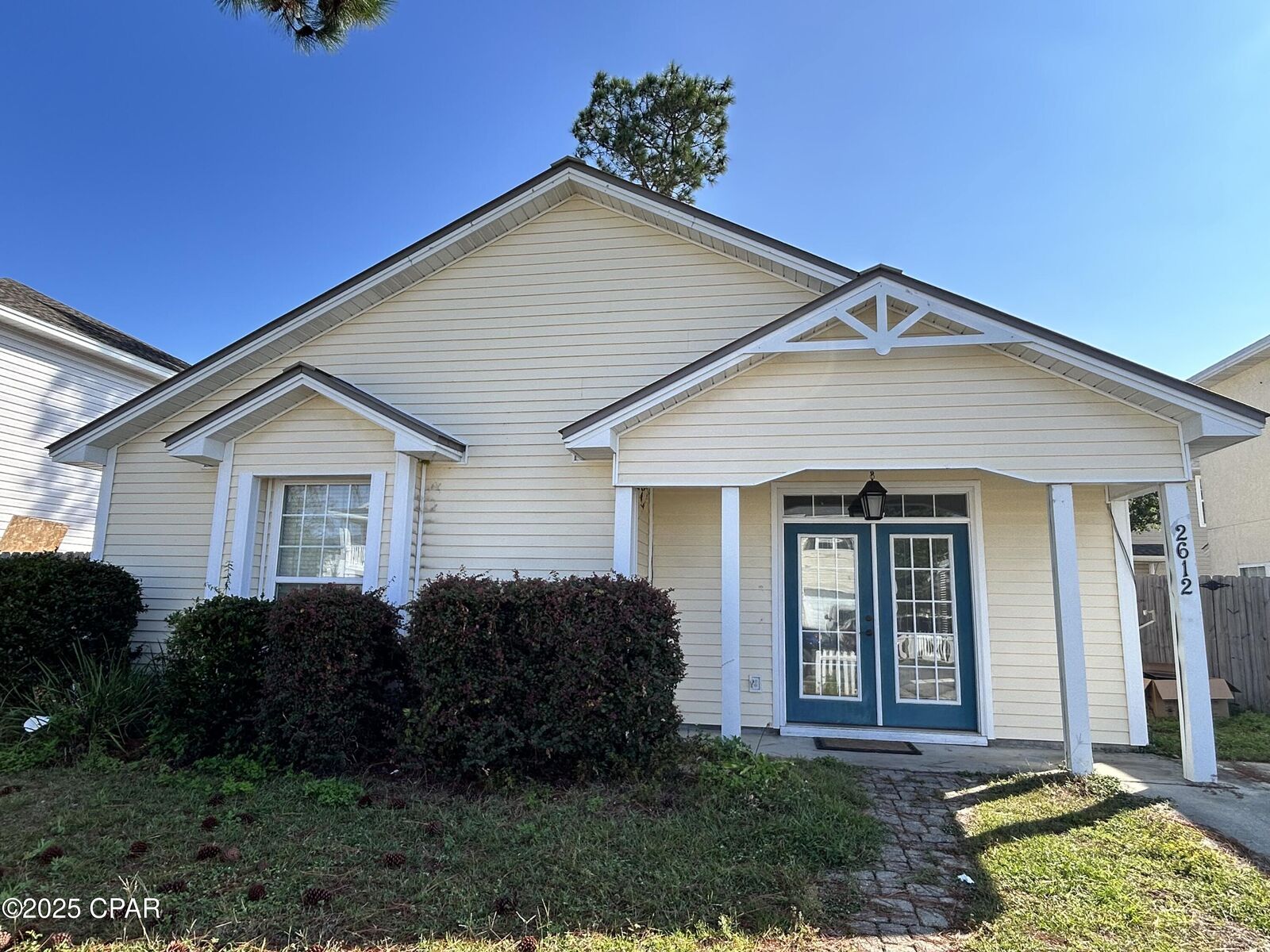 Property Photo:  2612 Oakmont Drive  FL 32404 