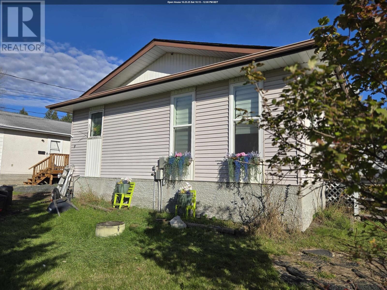 Property Photo:  9 Universal Dr  ON P9N 4M4