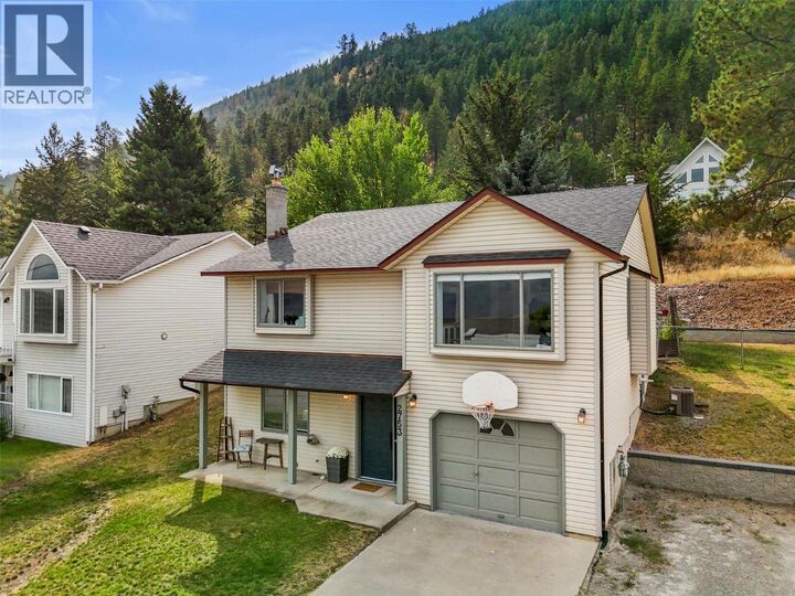 2753 Qu'Appelle Boulevard  Kamloops BC V2E 2J9 photo