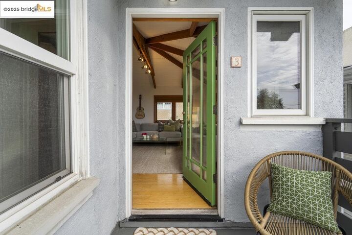 Property Photo: 2587 Piedmont Ave 3 CA 94704