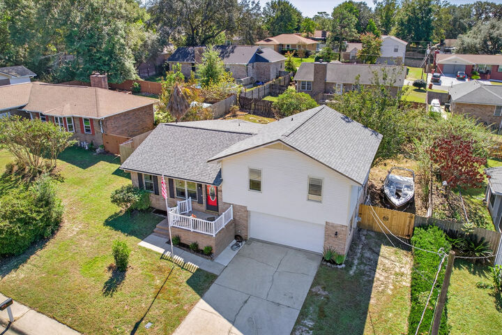 Property Photo:  115 Campbell Avenue  FL 32536