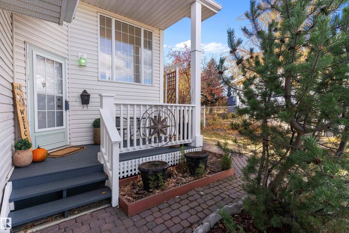 Property Photo:  13851 131 Avenue NW  AB T5L 5A6