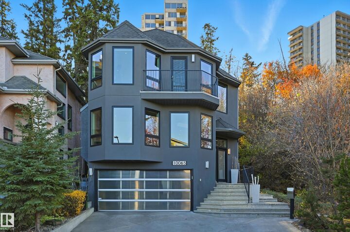 Property Photo:  10065 90 Avenue NW  AB T6E 4X2