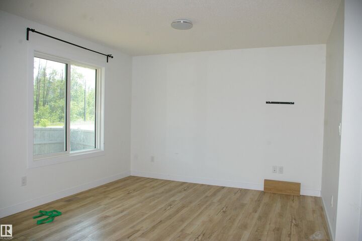 Property Photo:  1303 Erker Crescent NW  AB T6M 1N4 