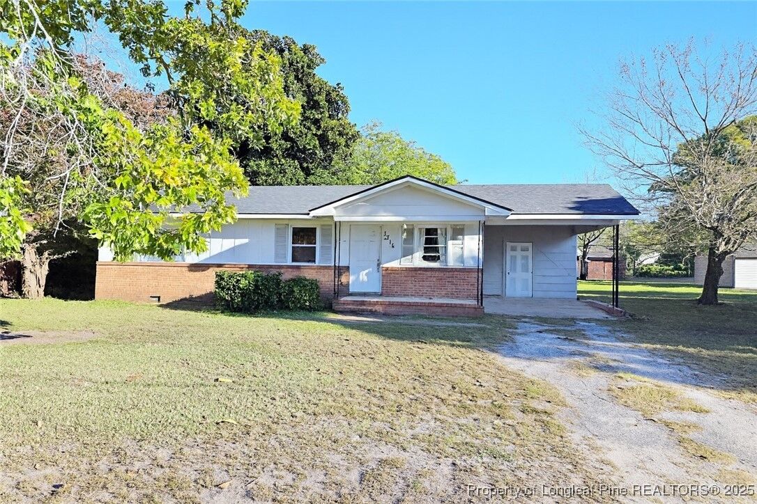 Property Photo: 1716 Shaw Road NC 28311