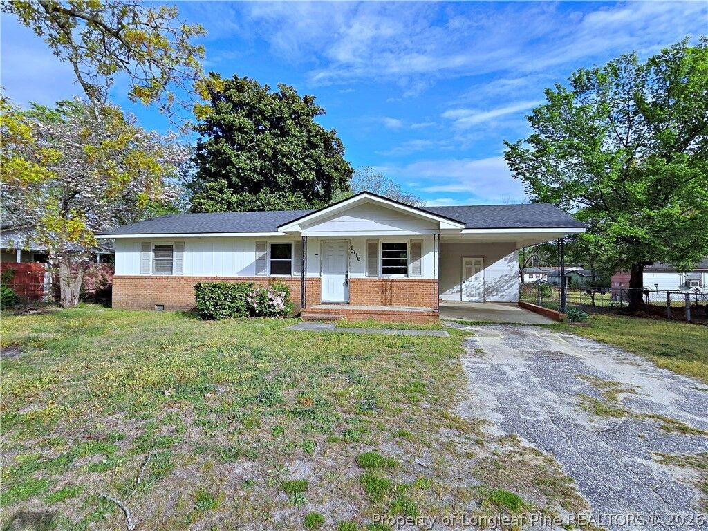 Property Photo:  1716 Shaw Road  NC 28311 