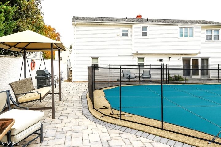 Property Photo:  656 Garden St  NJ 07083