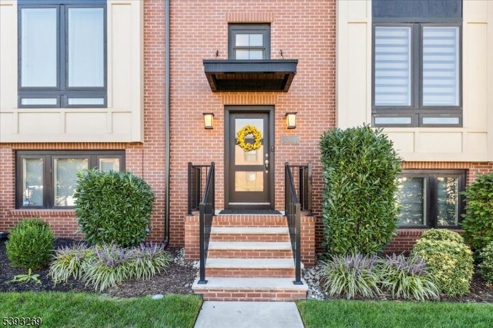 Property Photo:  17 E Hartwick Dr  NJ 08558