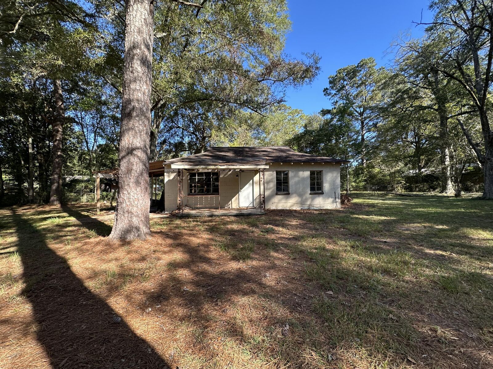 Property Photo:  406 Bay Ave.  MS 39429 